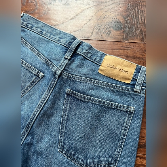 Calvin Klein Standard Straight Jean - Picture 3 of 6